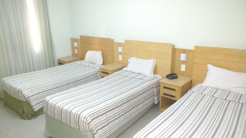 Hotel Atlantico Tower Rio de Janeiro Dış mekan fotoğraf Three beds in a hotel room